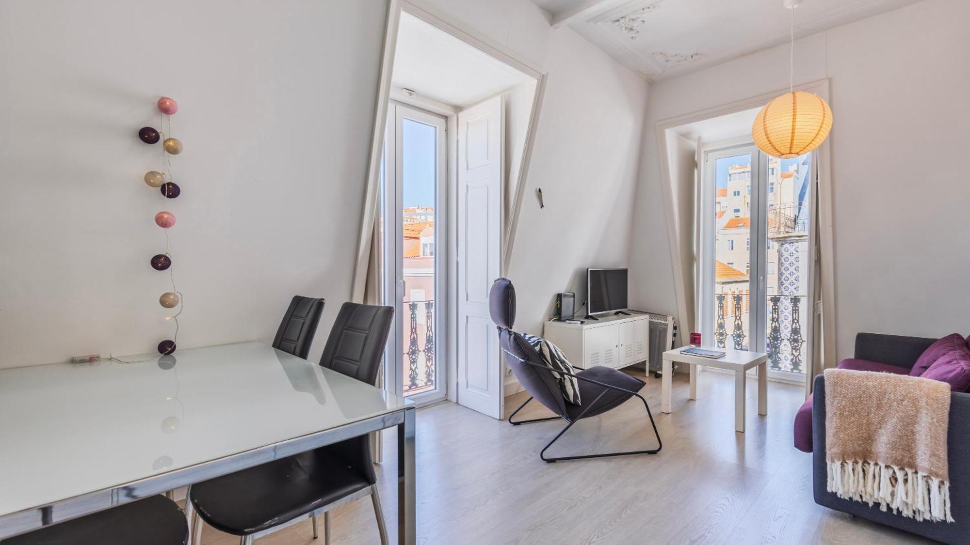 Classic Topfloor Apartment By Lovelystay Lissabon Exterior foto